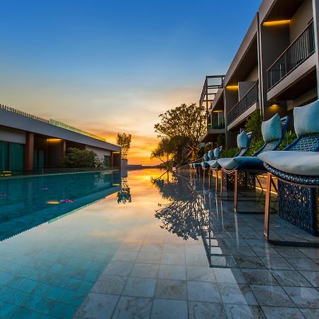 Fusion Suites Phuket Patong Экстерьер фото The swimming pool at the hotel