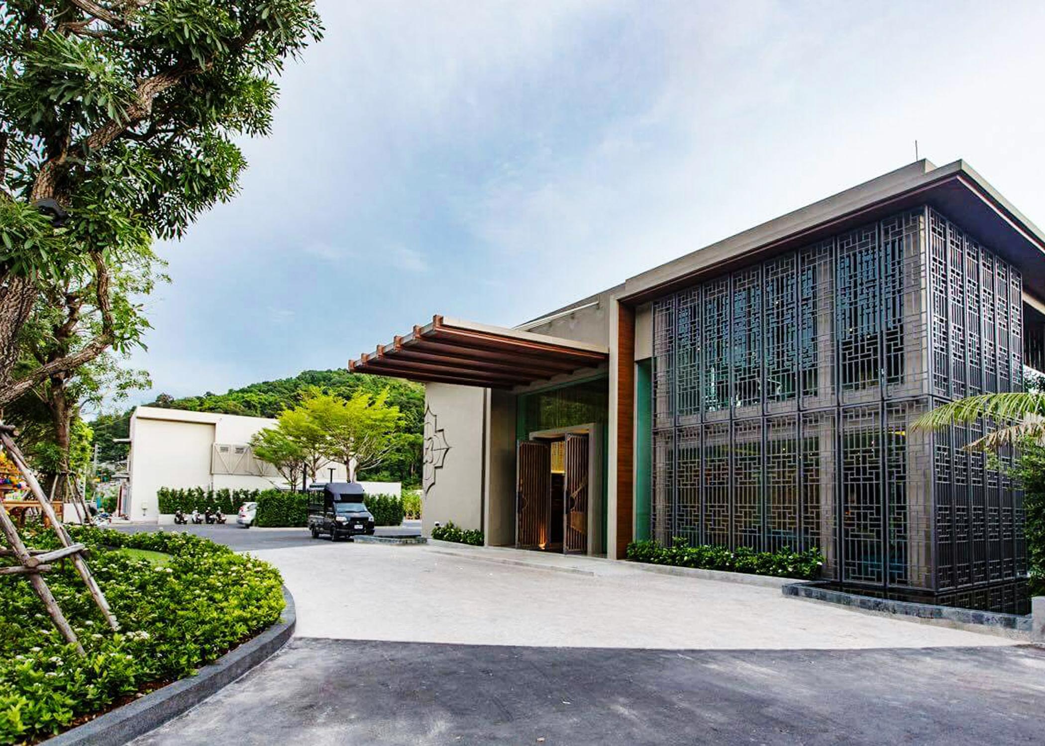 Fusion Suites Phuket Patong Экстерьер фото The main entrance of the museum