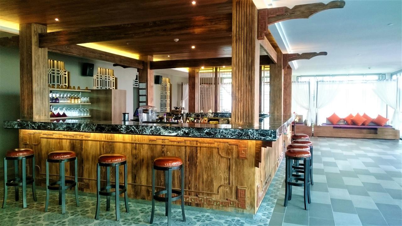 Fusion Suites Phuket Patong Экстерьер фото The bar at the 101 bar