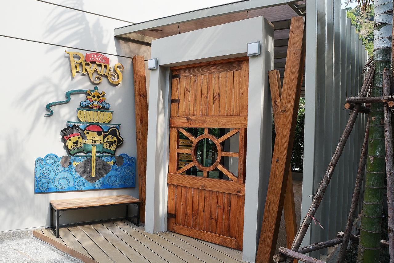 Fusion Suites Phuket Patong Экстерьер фото Entrance to the pirate ship