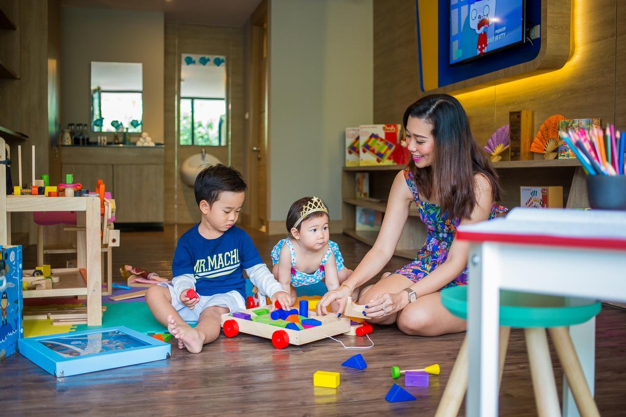 Fusion Suites Phuket Patong Экстерьер фото Parents and children at the club
